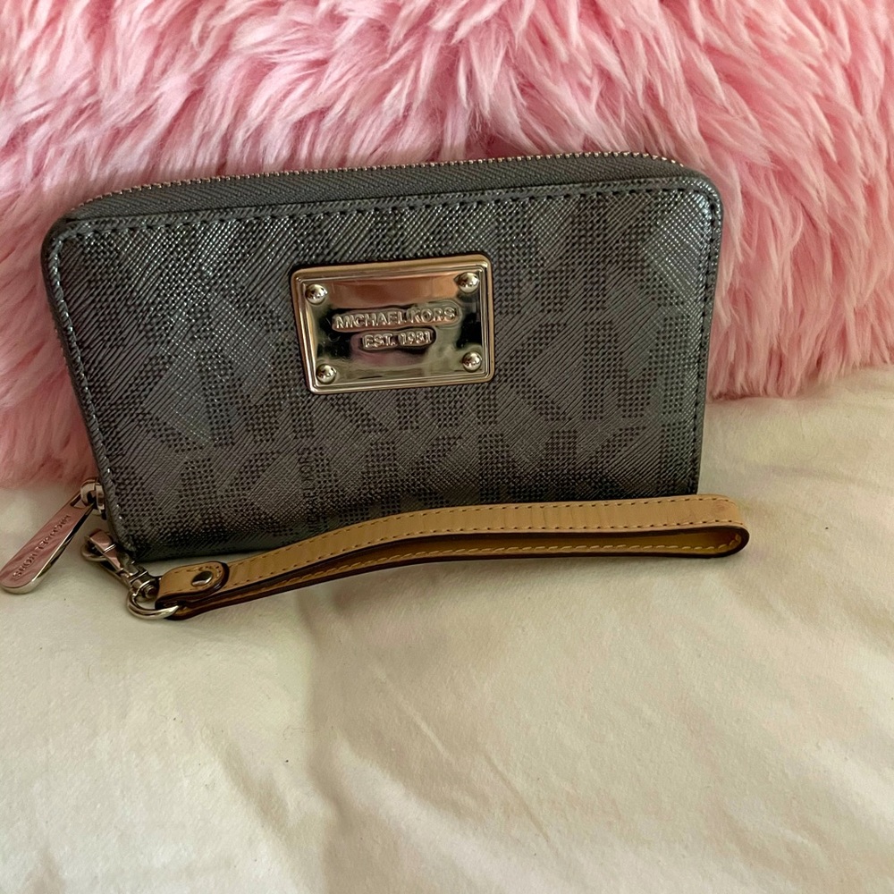Authentic Michael Kors wallet wristlet